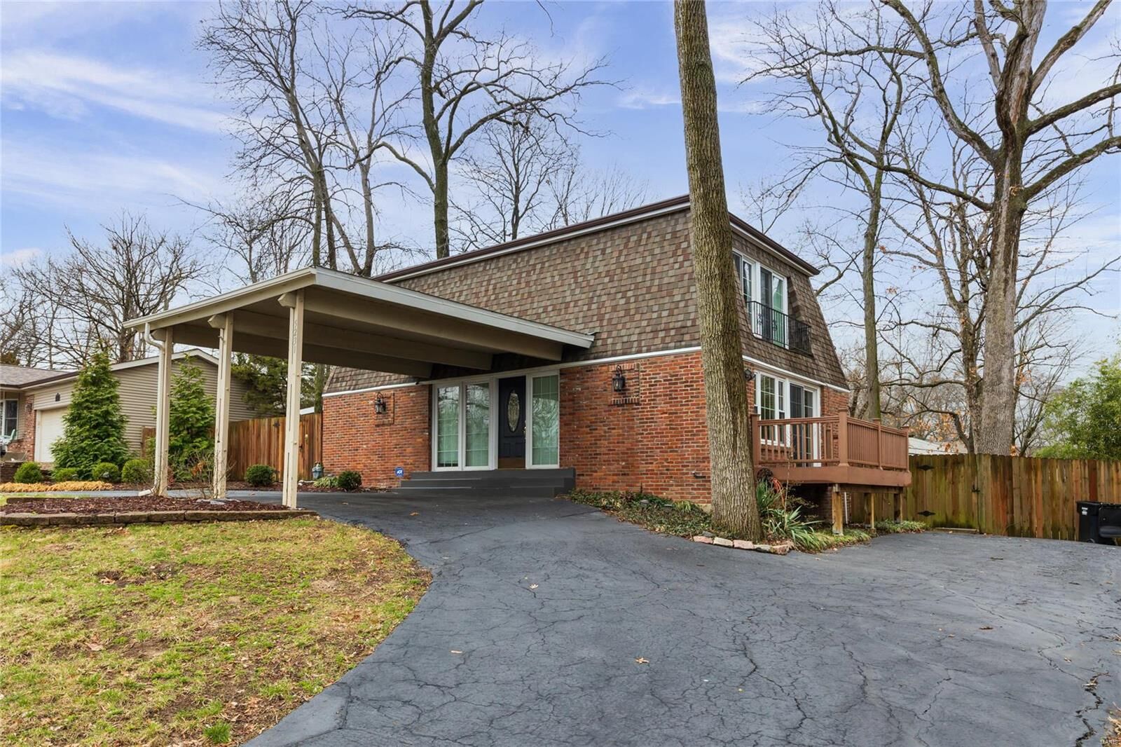 Property Photo: 5231 Ozarkglen Drive MO 63128