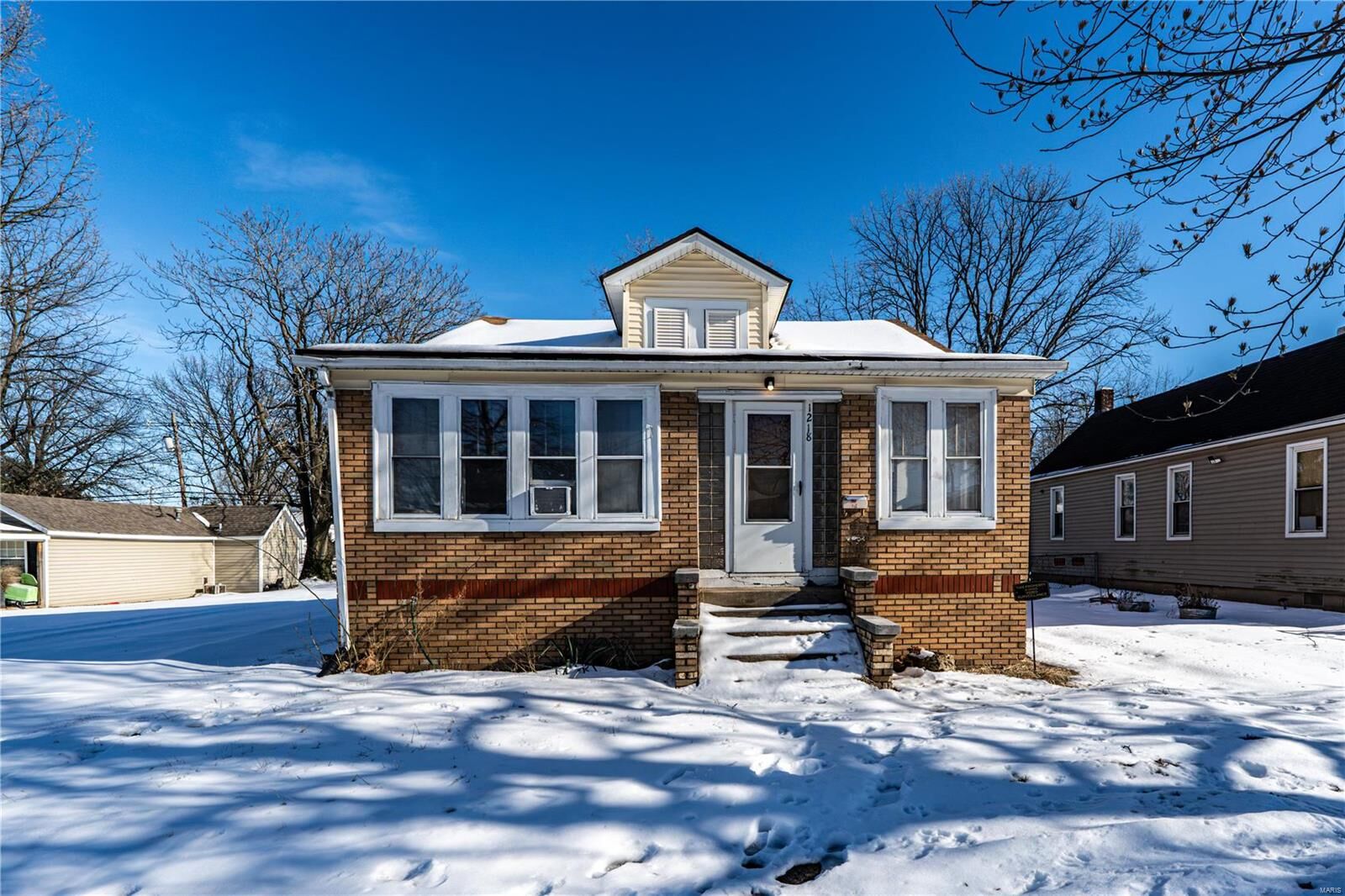 Property Photo: 1218 Iowa Street IL 62060