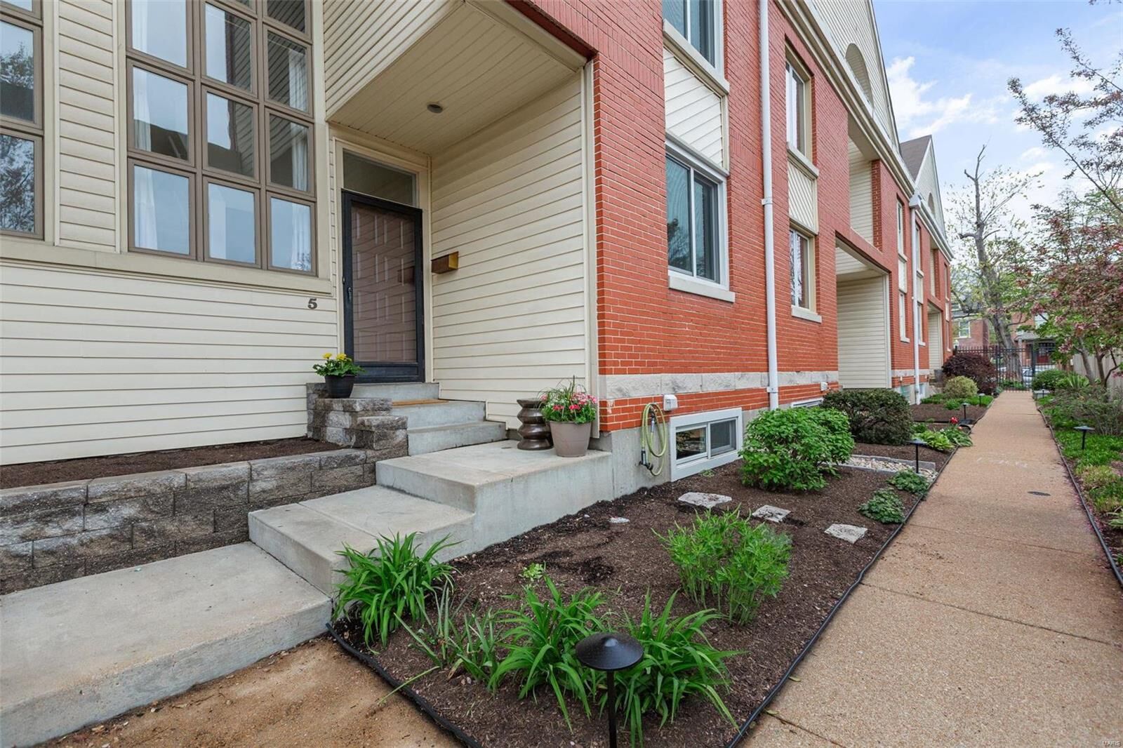 Property Photo:  4328 Maryland Avenue 5  MO 63108 