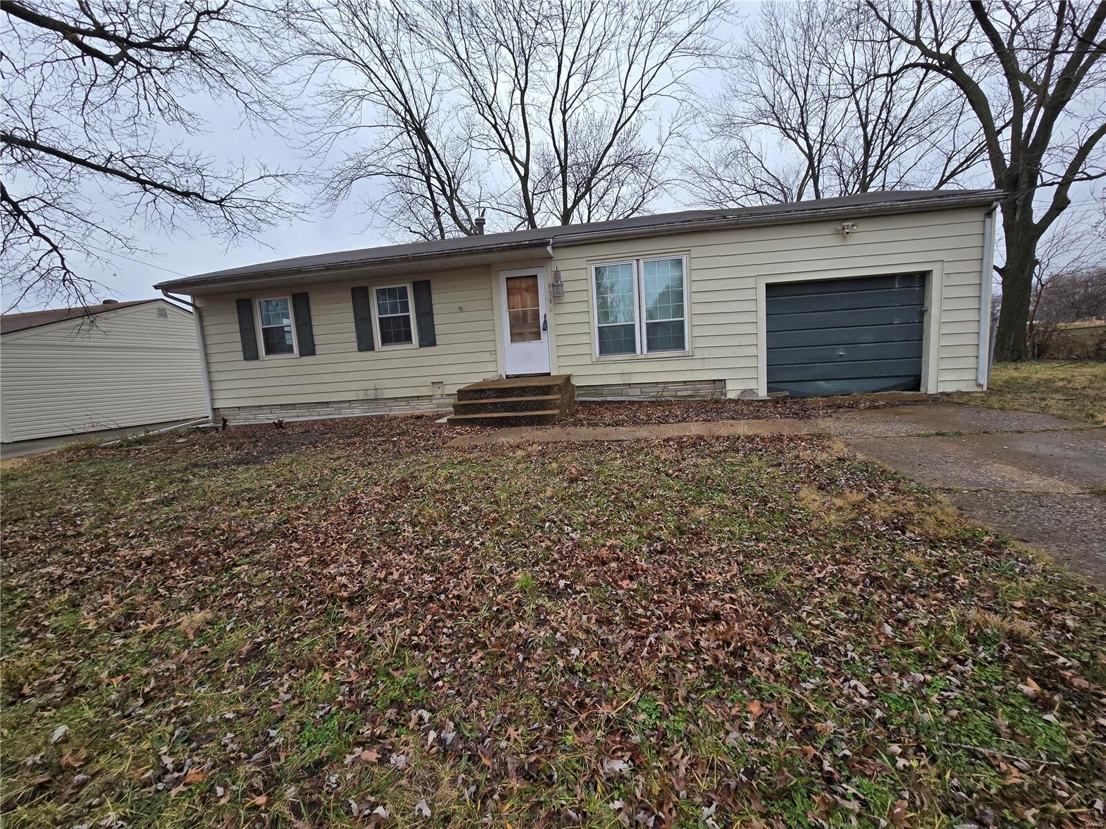 Property Photo:  856 St. Benedict  IL 62206