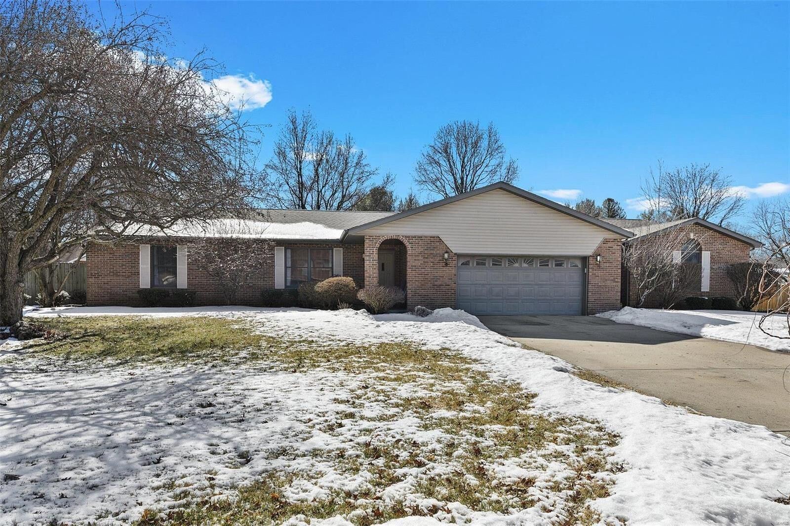Property Photo:  9 Aspenleaf Lane  IL 62223 