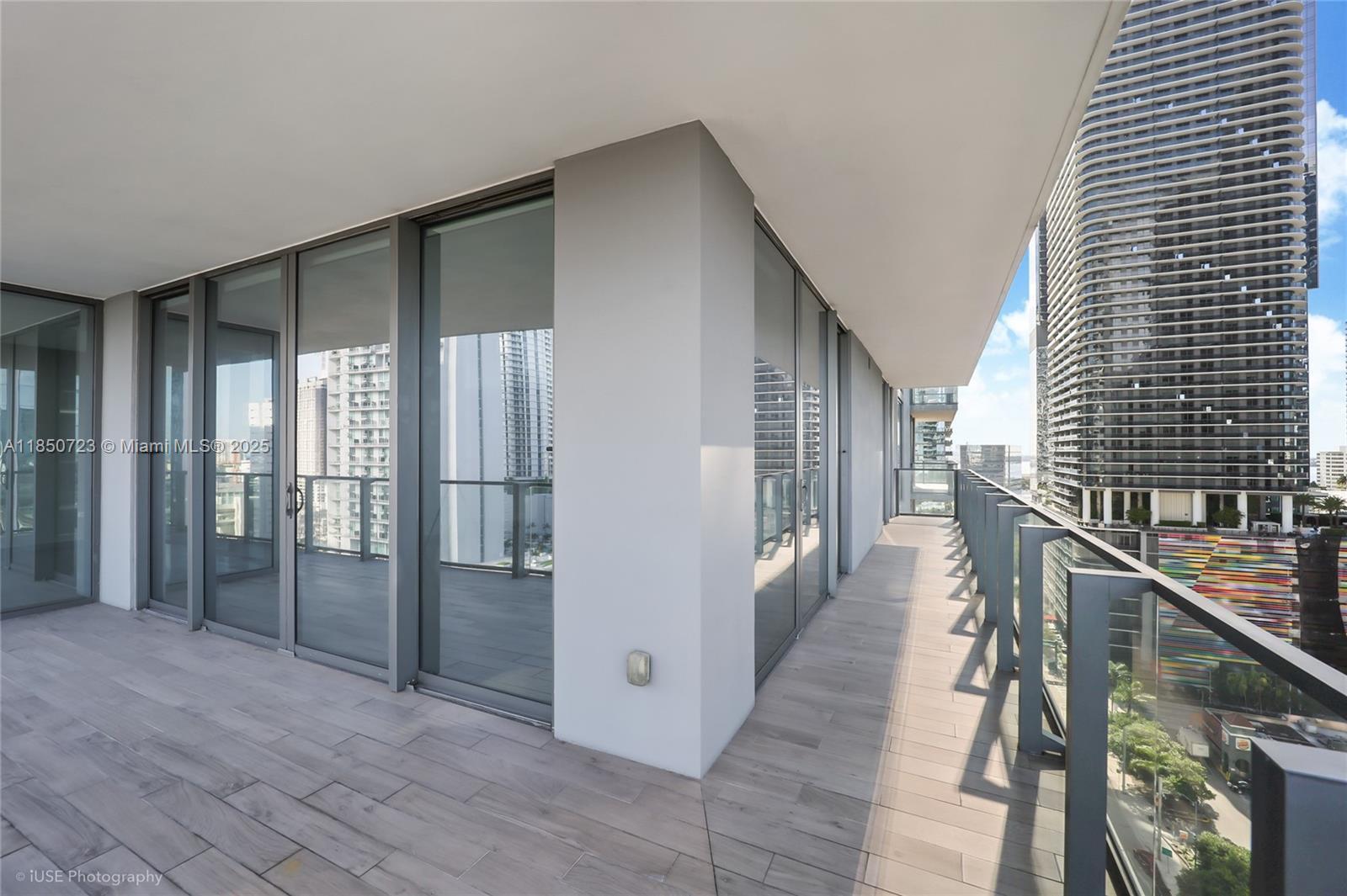 Property Photo: 88 SW 7th St 1202 FL 33130