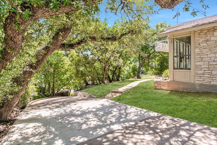 Property Photo: 9602 Petite Cove Ii TX 78750