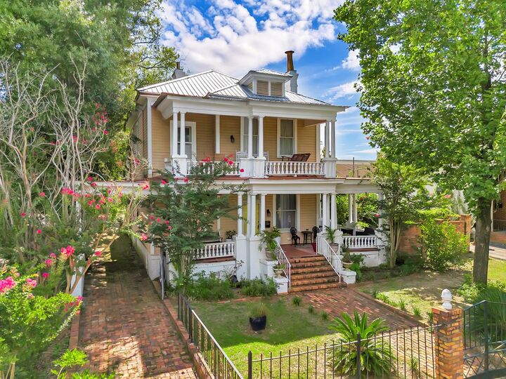 Property Photo:  804 N Jefferson St  GA 31701 