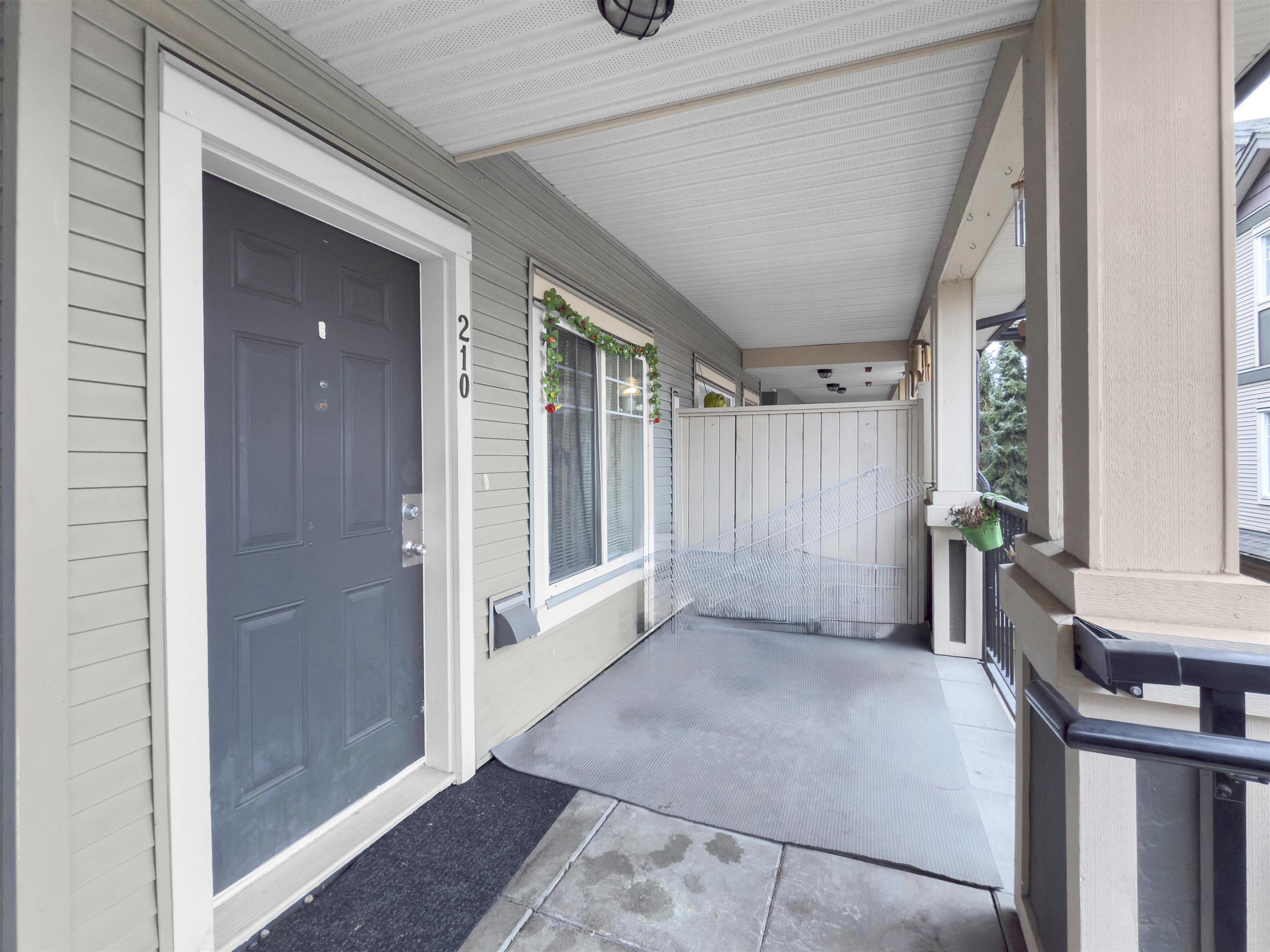 Photo de la propriété: 13958 108 Avenue 210 BC V3T 0B4