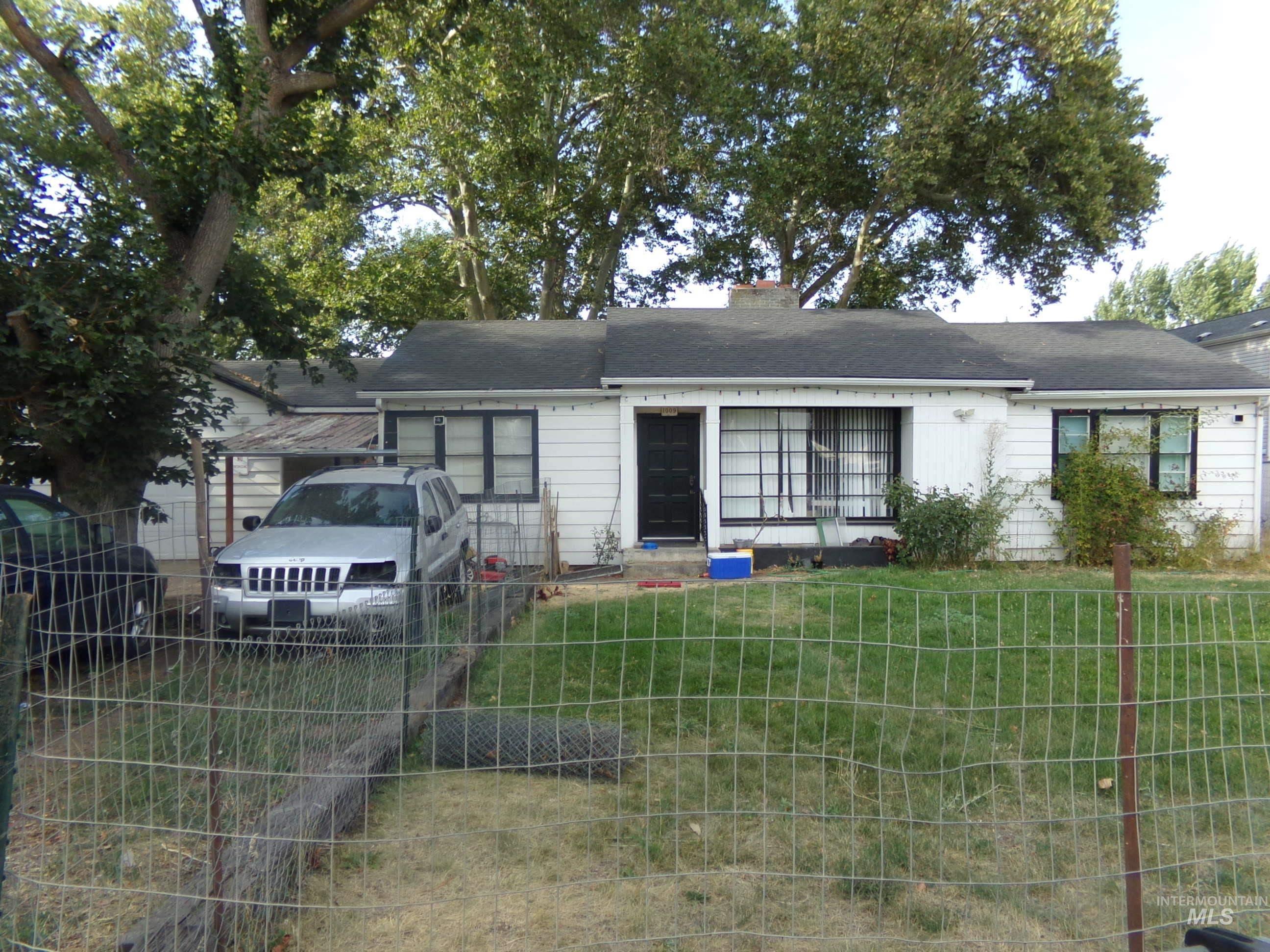 Property Photo: 1009 Burrell Ave 3 ID 83501