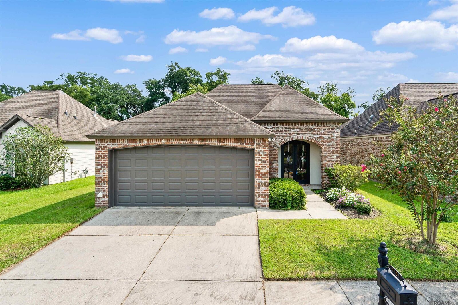 Property Photo: 7703 Ibiza Dr LA 70820