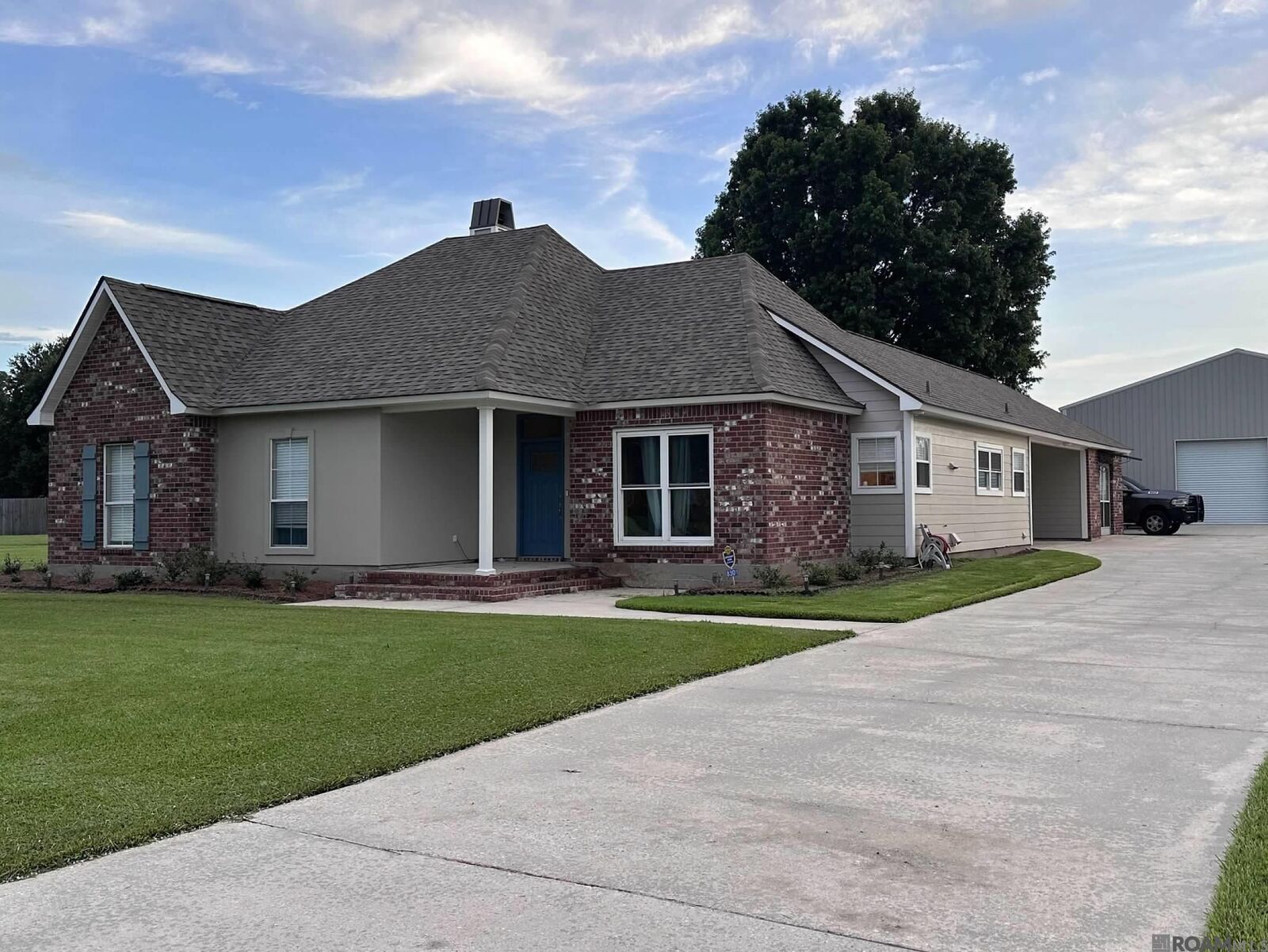 Property Photo:  8301 Pin Oak Dr  LA 70791 