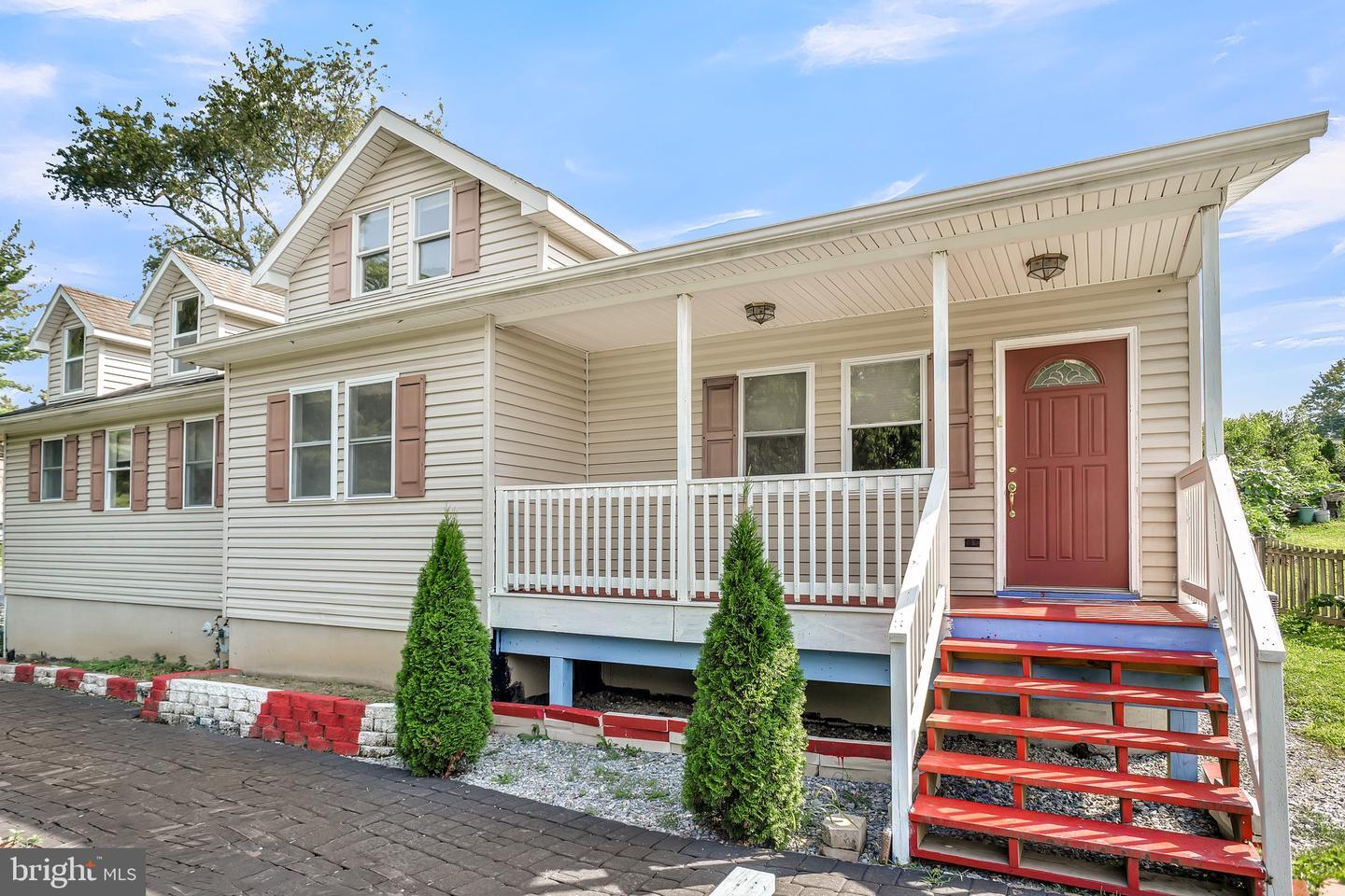 Property Photo: 4761 Lawntara Street PA 17111