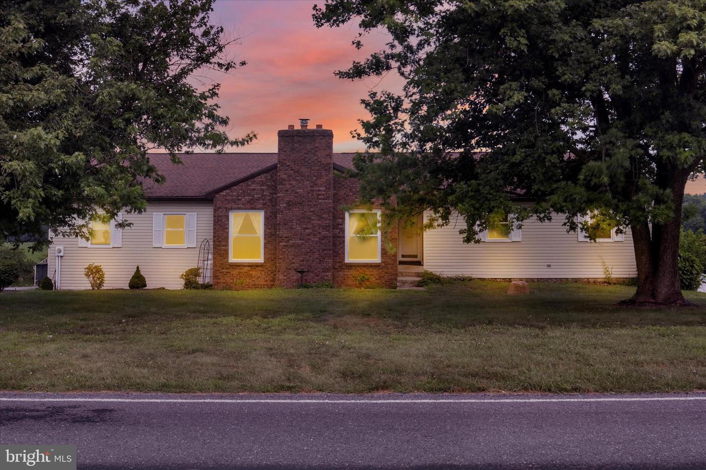 Property Photo: 8806 Devonshire Heights Road PA 17036