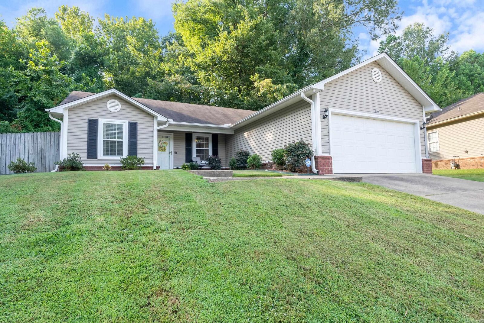 Property Photo: 509 Sharon Oaks Court AR 72019-0000