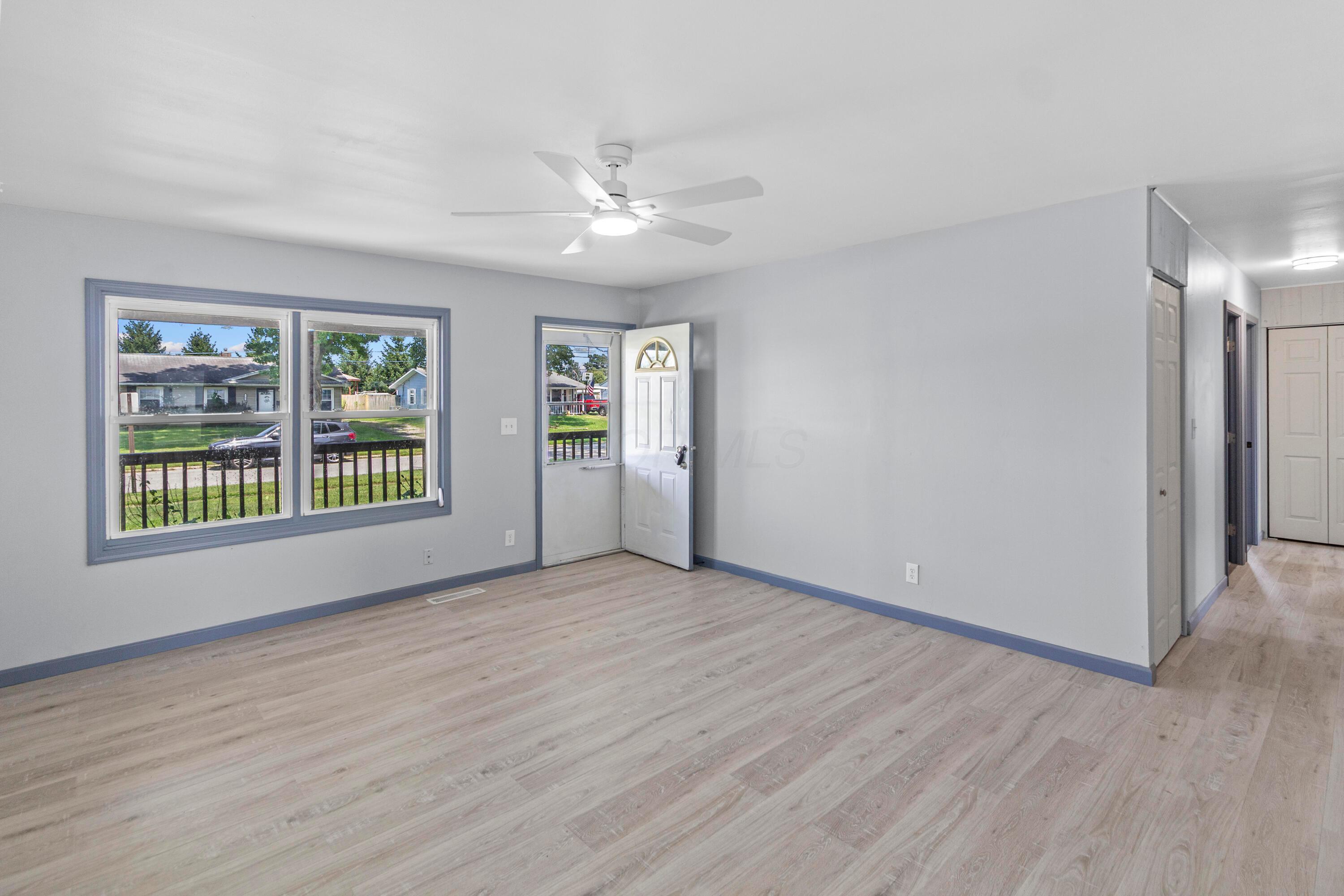 Property Photo: 1099 Secrest Avenue OH 43207