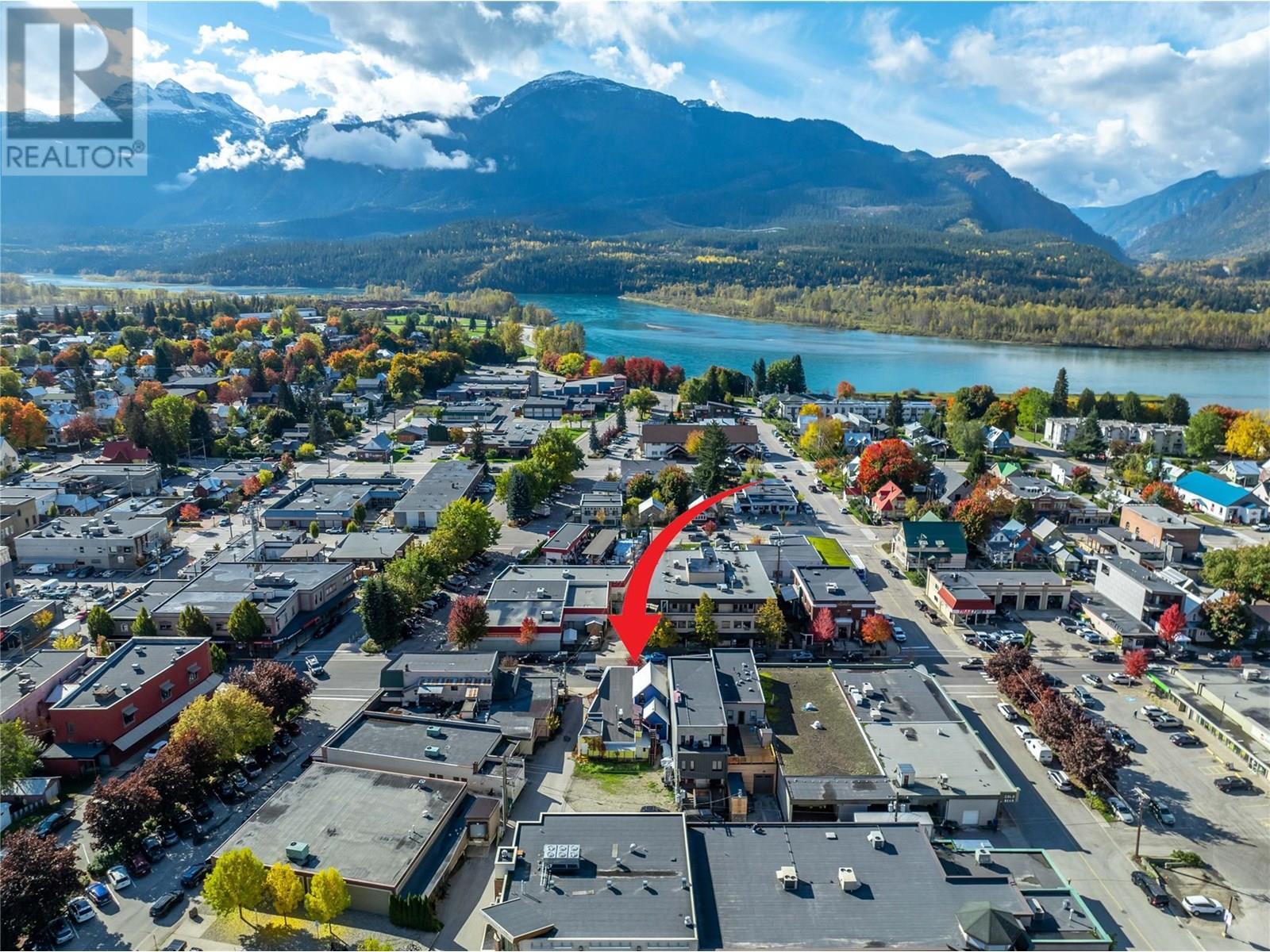 Property Photo: 304 First Street West BC V0E 2S0