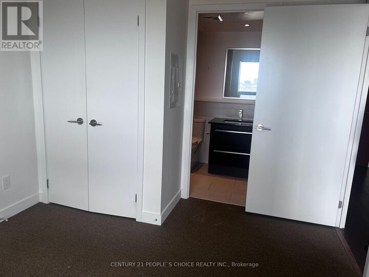 Property Photo: 160 Flemington Road 1004 ON M6A 1N6