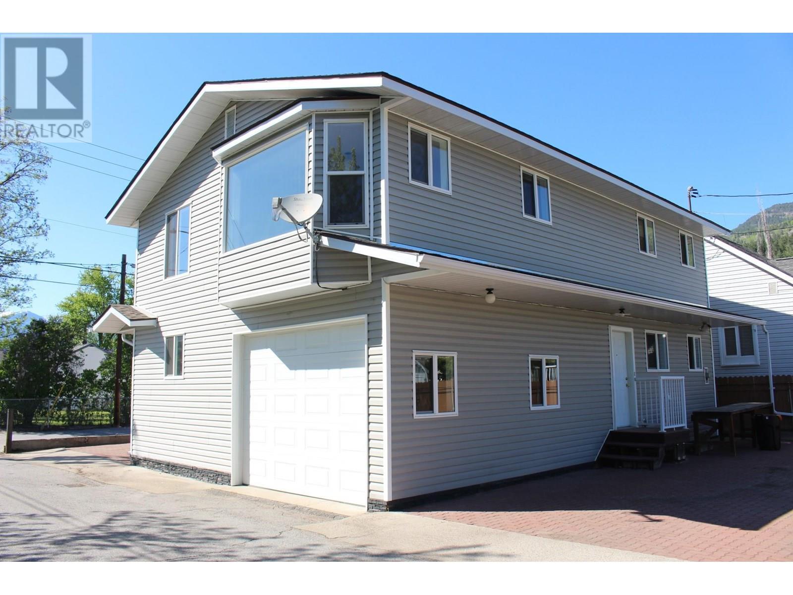 Property Photo:  1610 McBride Street  BC V1R 2Z6 
