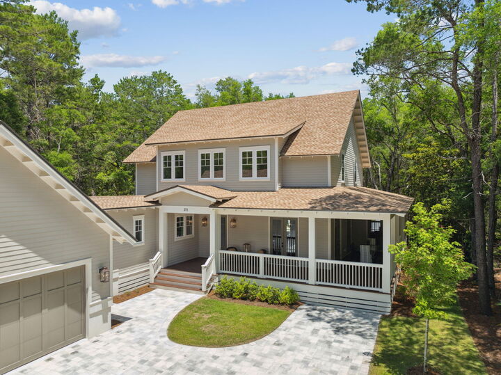 Property Photo: 35 E Headwater Trail FL 32459