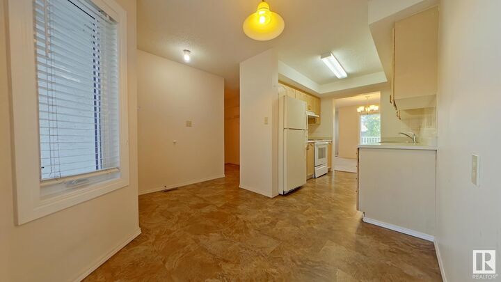 Property Photo:  3520 60 Street NW 31  AB T6L 6H5 