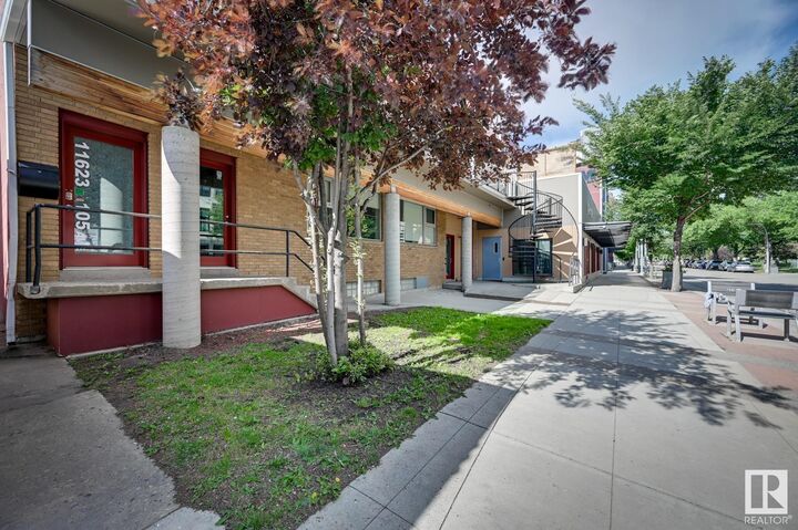 Property Photo:  11623 105 Avenue NW  AB T5H 0L9 