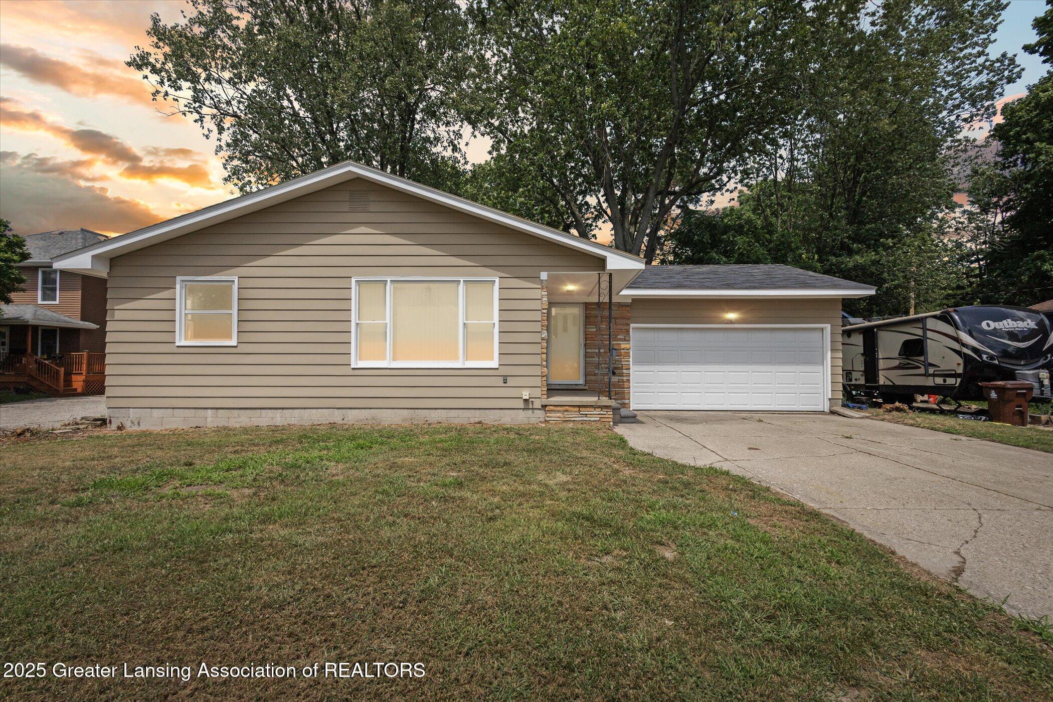 529 High Street  Williamston MI 48895 photo