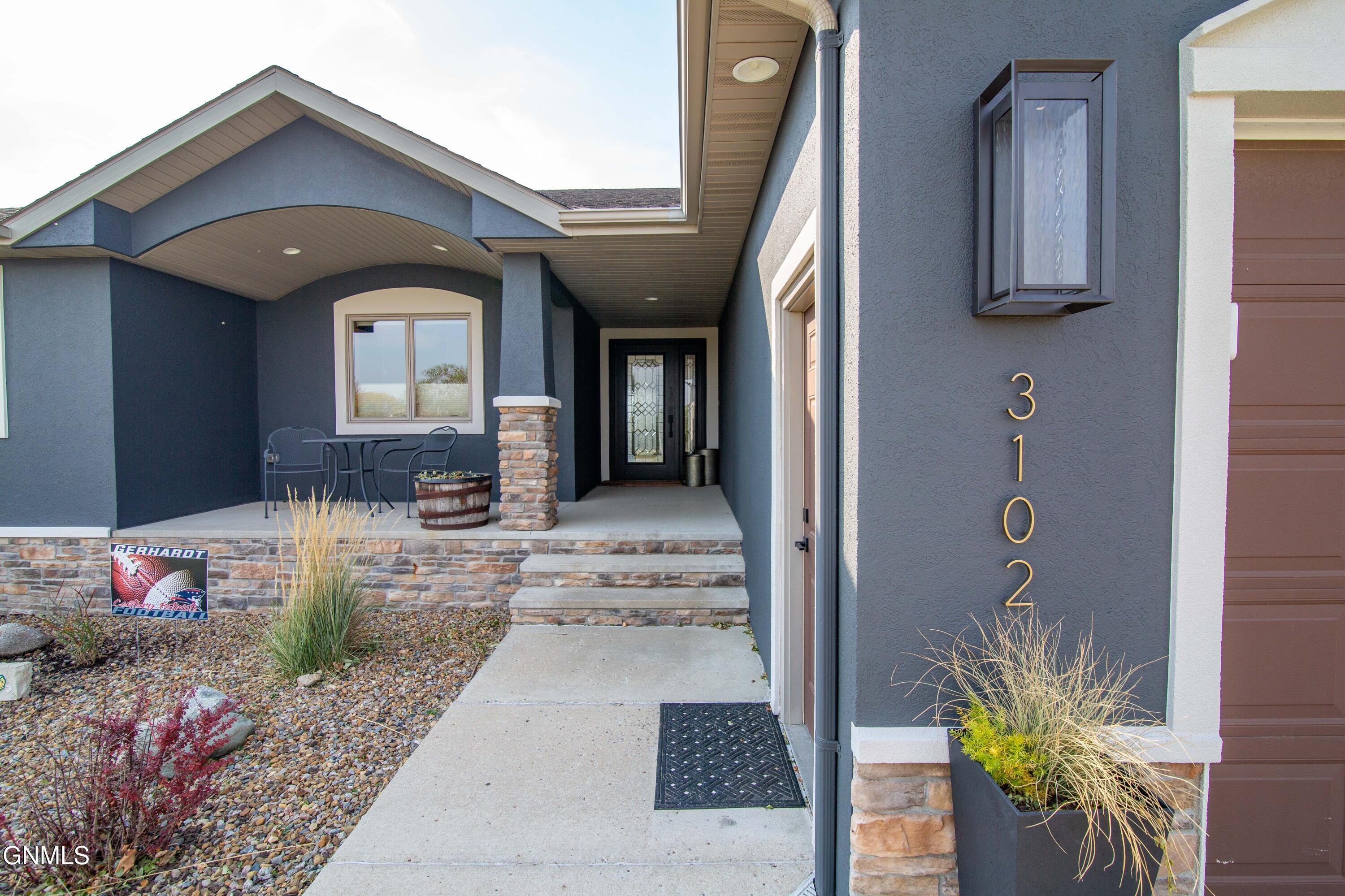 Property Photo:  3102 Clairmont Road  ND 58504 