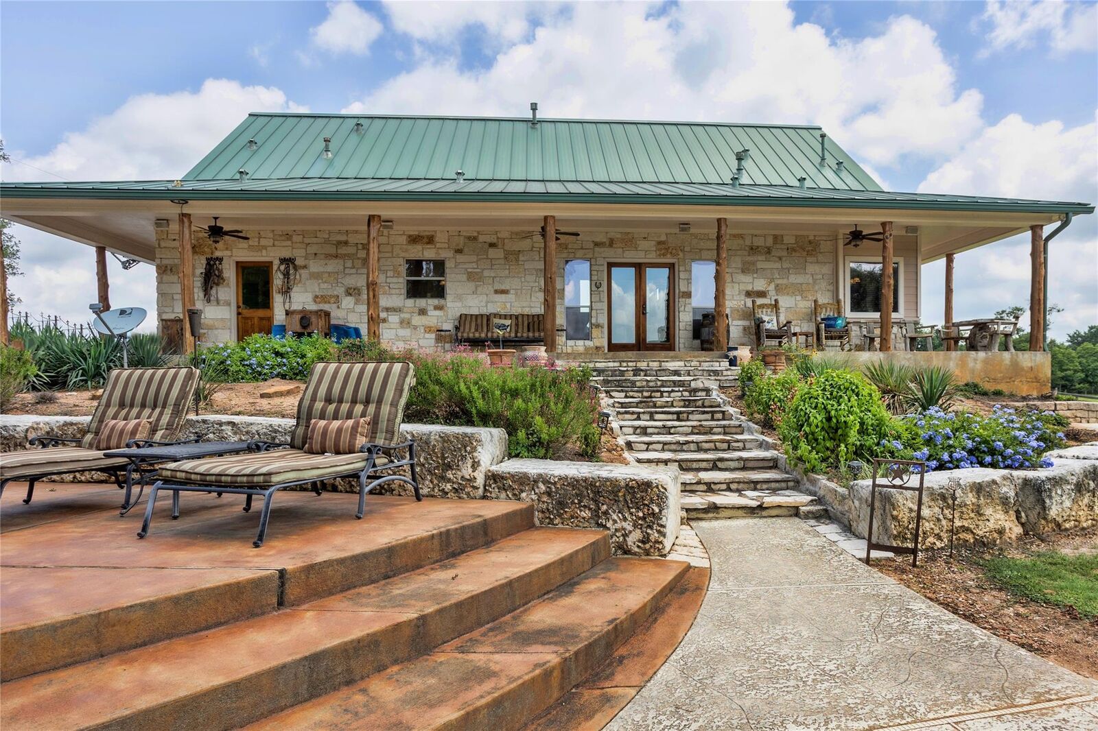 Property Photo:  46107 Qualls Road  TX 77445