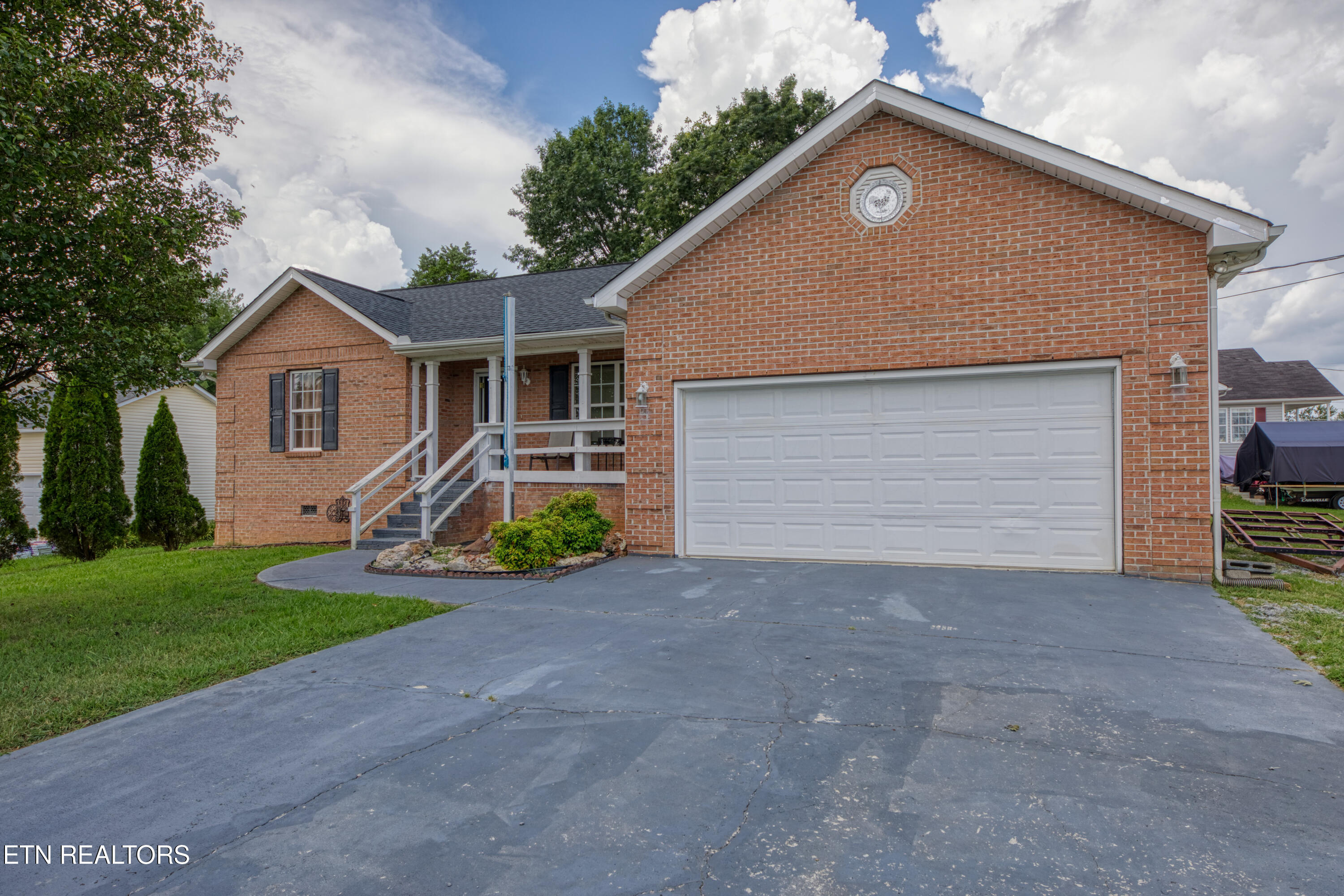 Property Photo: 157 Acorn Drive TN 37721