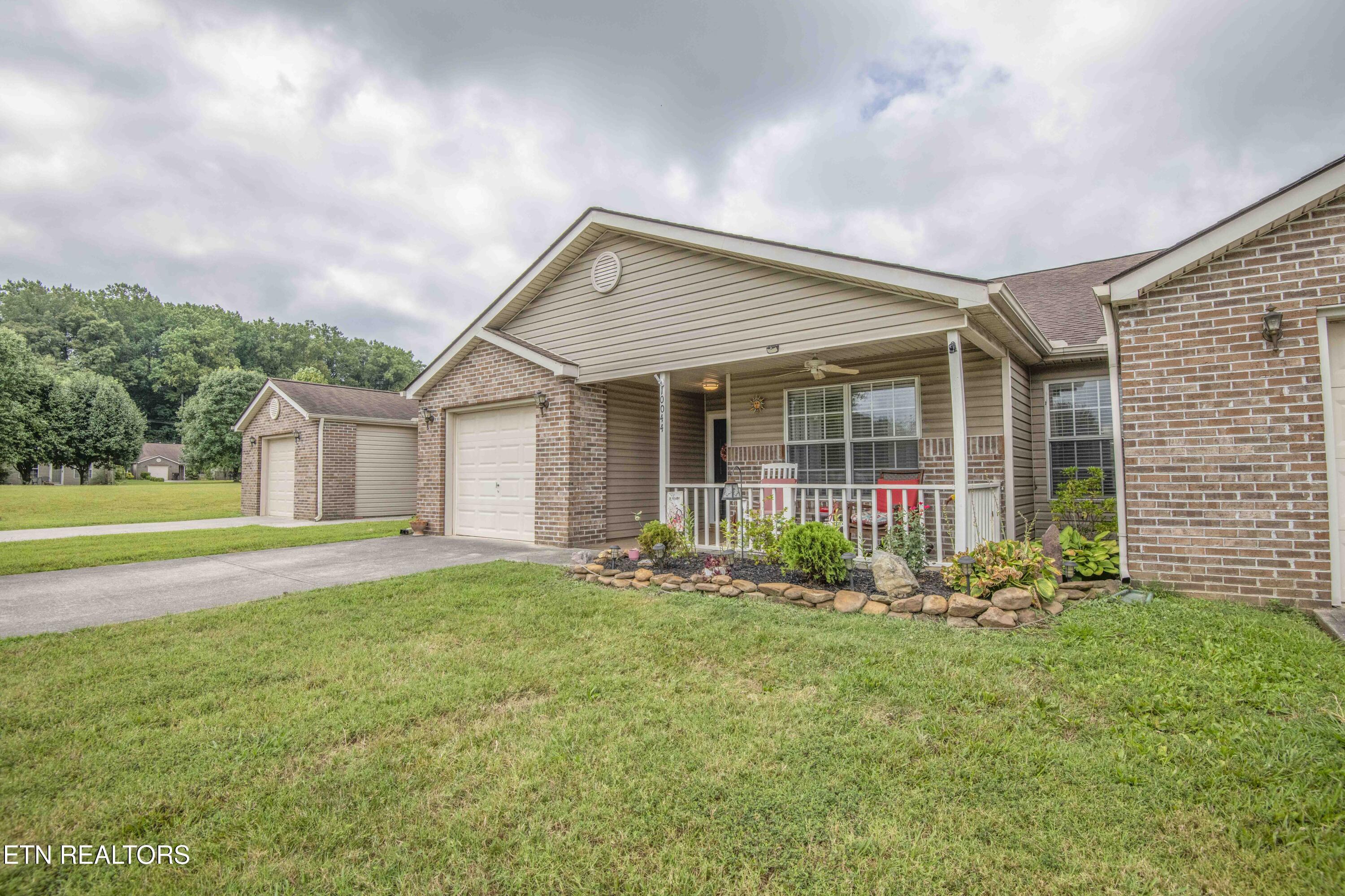 Property Photo: 10044 Greylock Way TN 37931