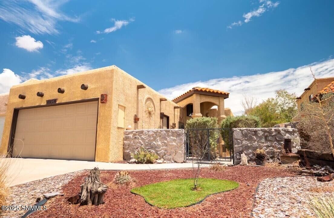 Property Photo:  2050 Pinecone Way  NM 88012 