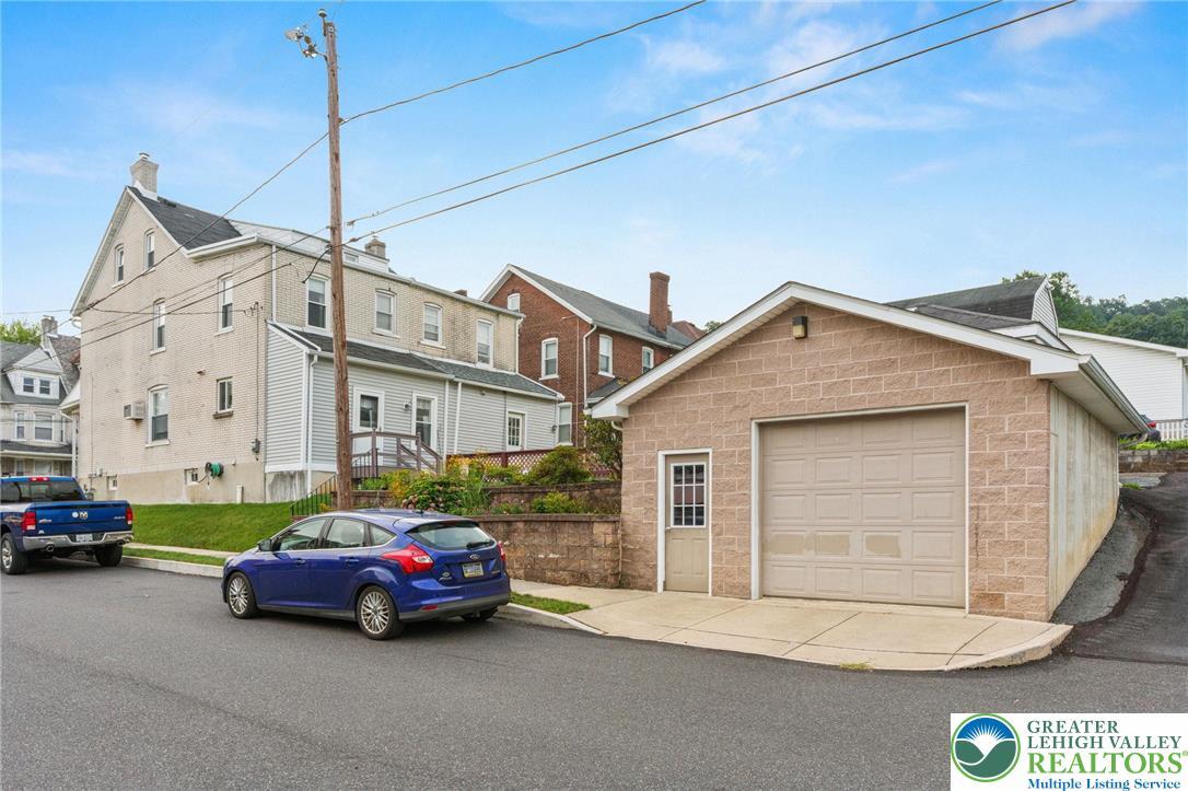 Property Photo: 700 S Bergen Street PA 18015