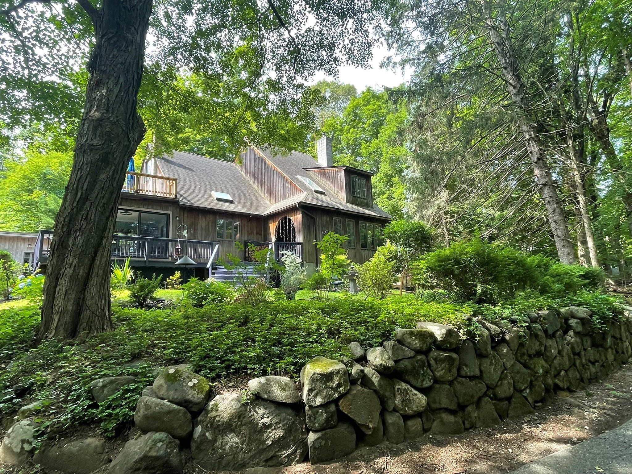 Property Photo:  34 Mount Airy Road E  NY 10520 