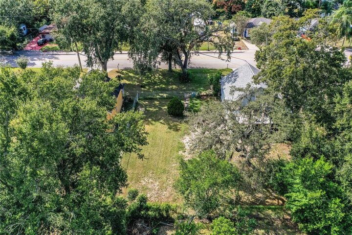 Property Photo: 1447 Montrose Avenue FL 33805