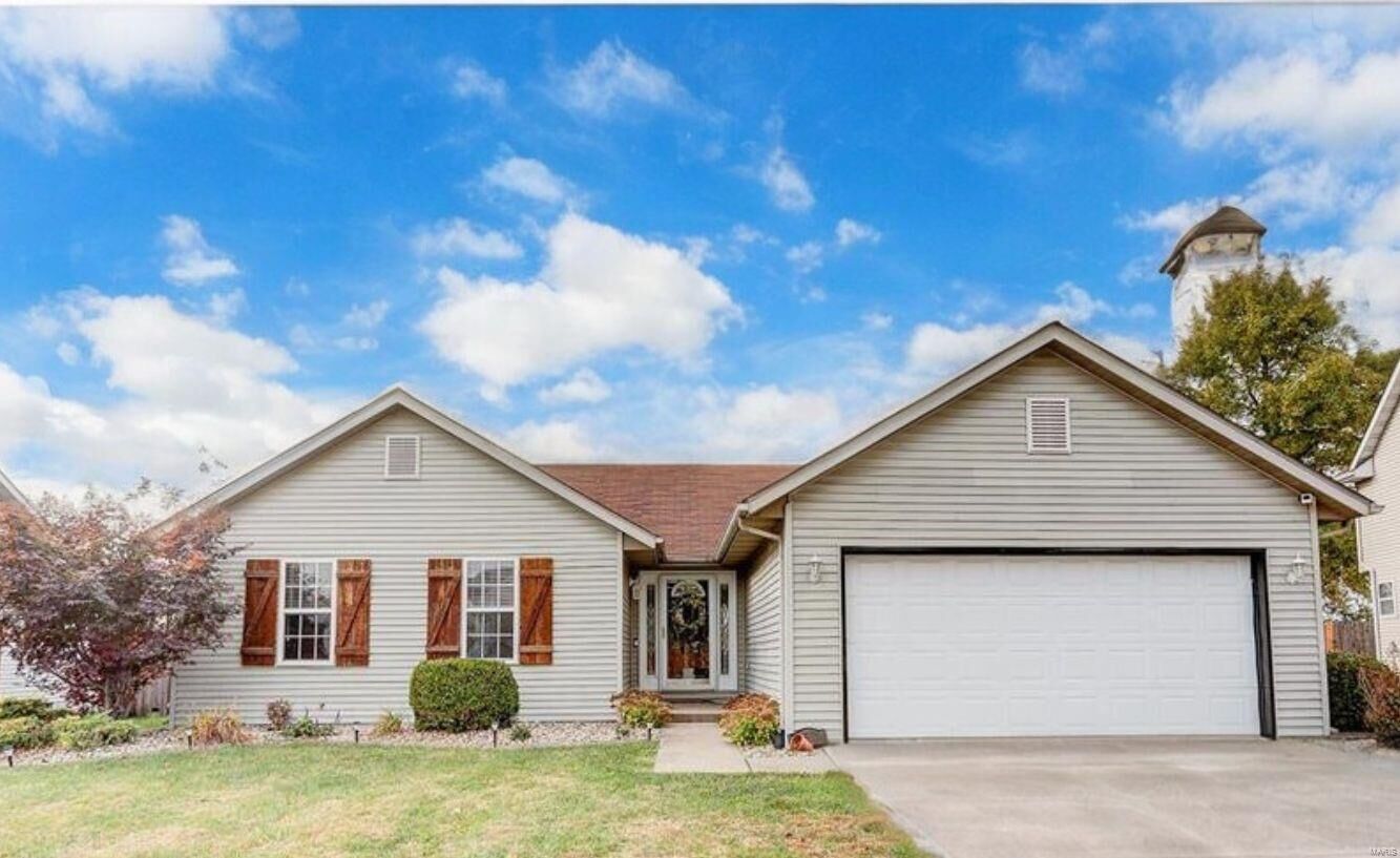 Property Photo: 650 Rain Hollow Drive IL 62269