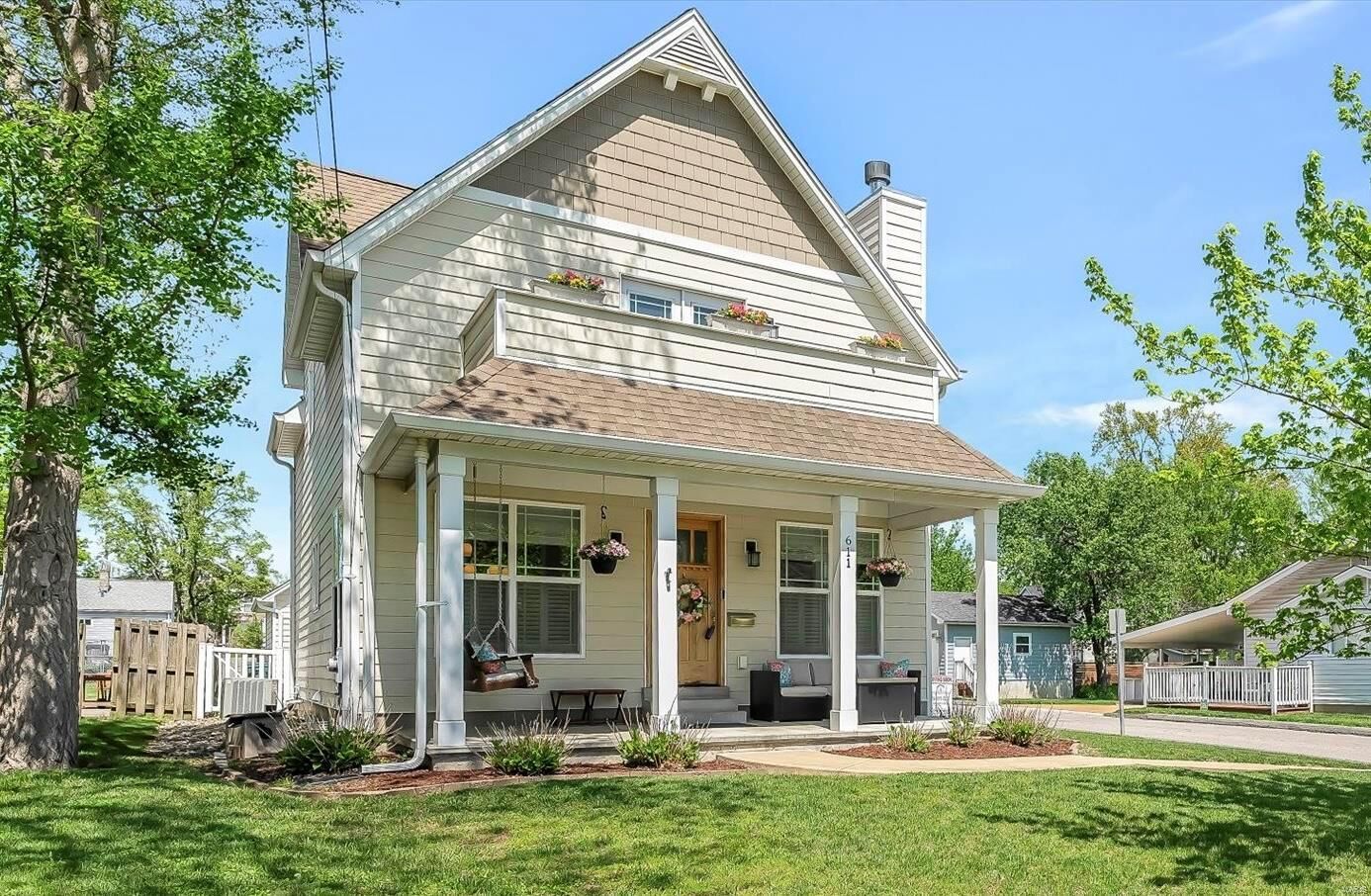 Property Photo: 611 W Washington Avenue MO 63122