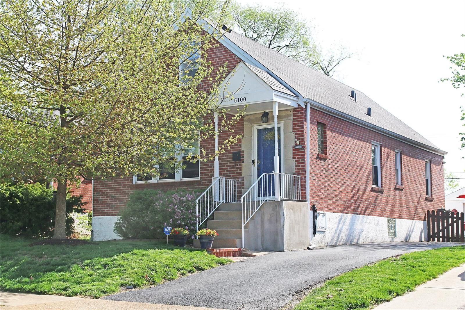 Property Photo: 5100 Deville Avenue MO 63119