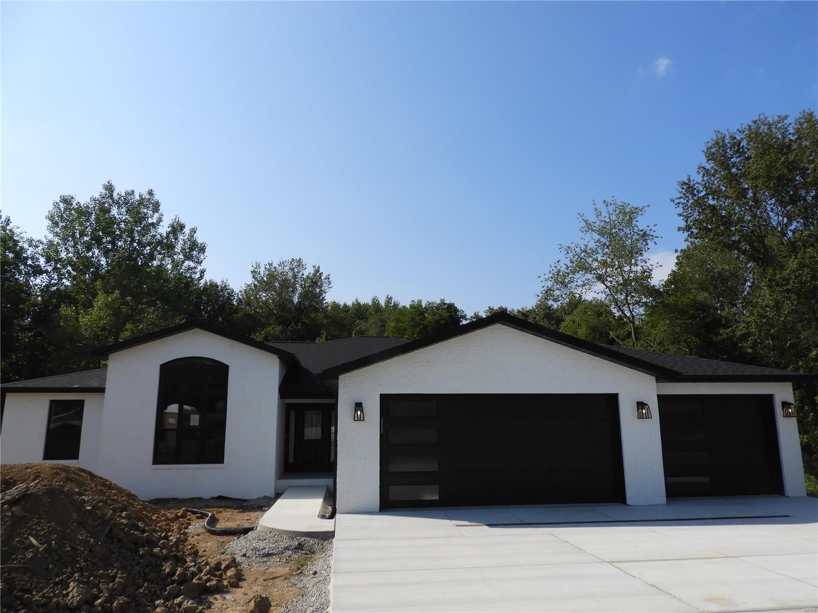 Property Photo:  684 Chestnut Drive  IL 62220 