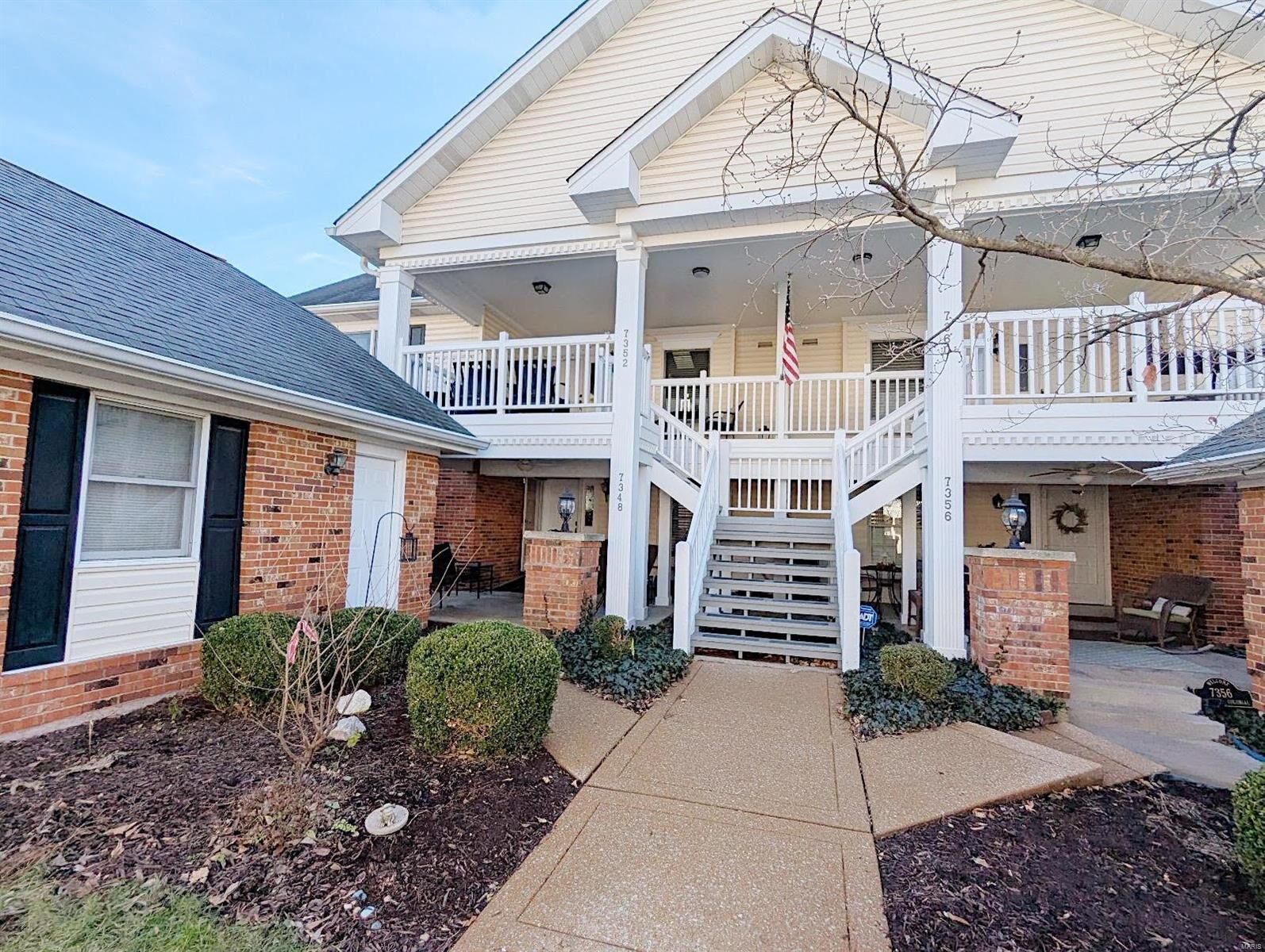 Property Photo: 7352 Woodlawn Colonial Lane MO 63119