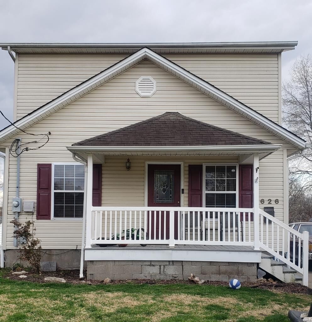 Property Photo:  626 E 7th Street  MO 63090 