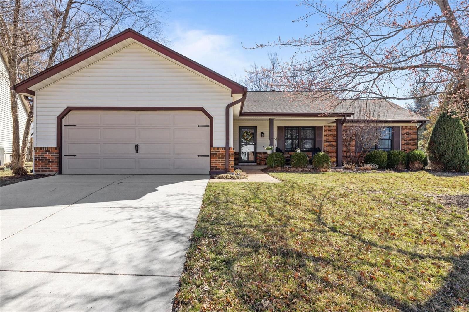 Property Photo: 828 Westbrooke Meadows Court MO 63021