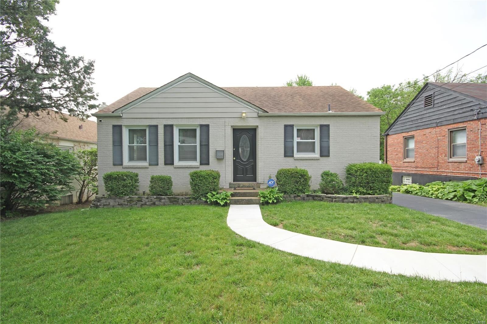 Property Photo: 304 Midway Avenue MO 63122