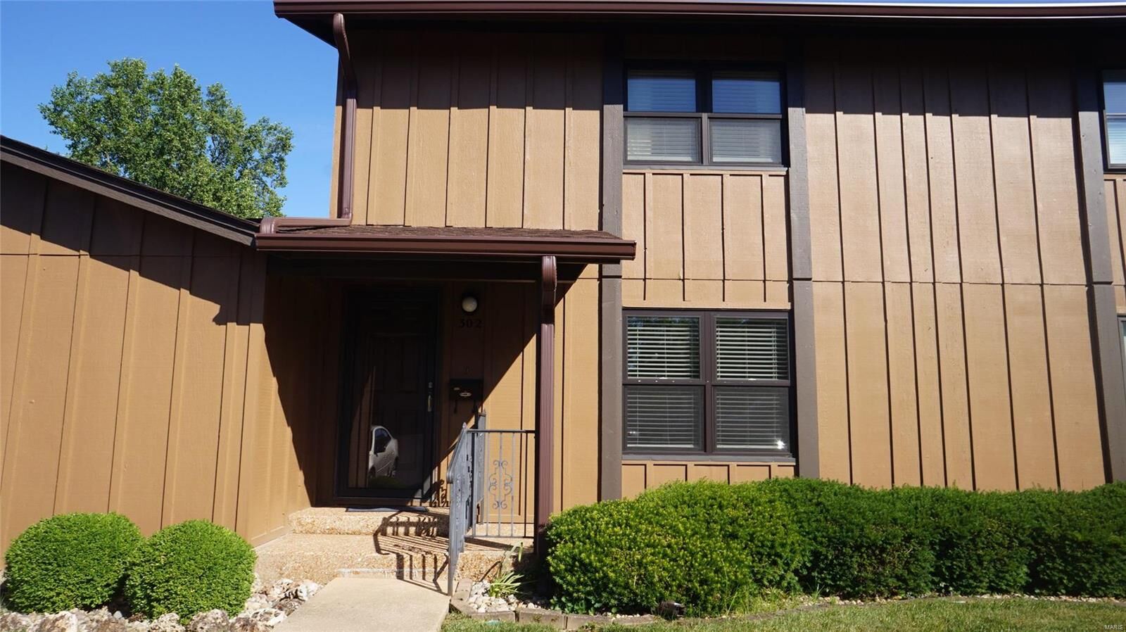 Property Photo: 302 Whitehall Court IL 62223