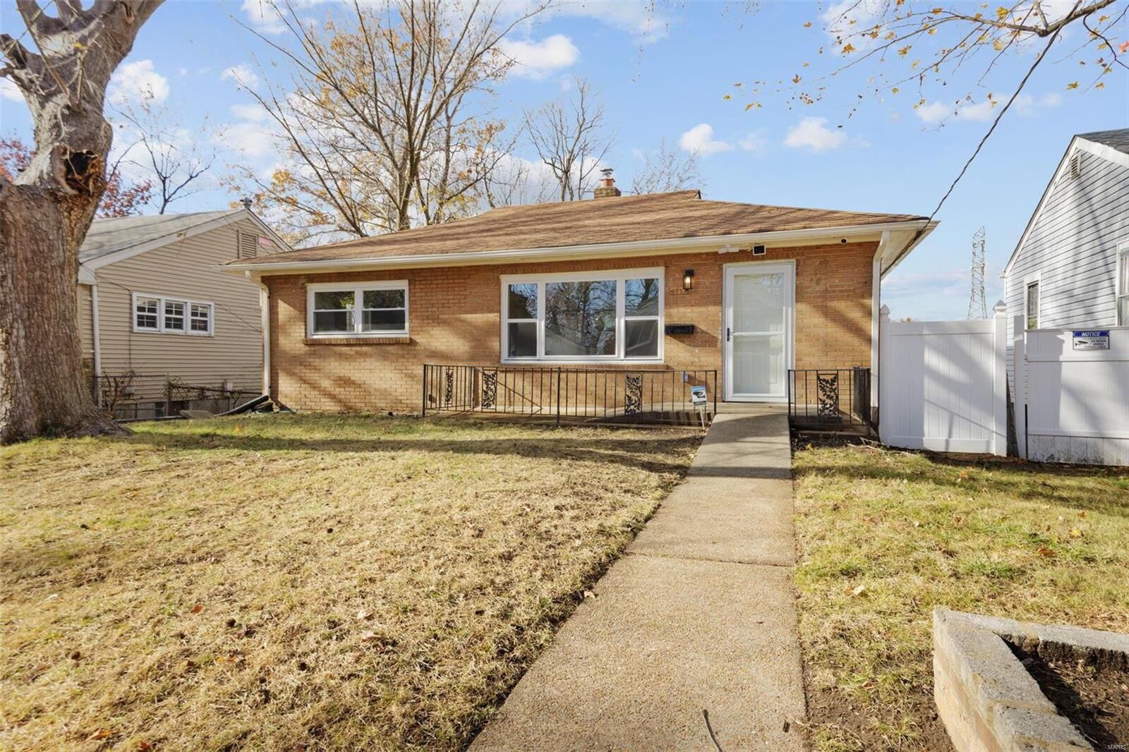 Property Photo: 6257 Garfield Ave MO 63134