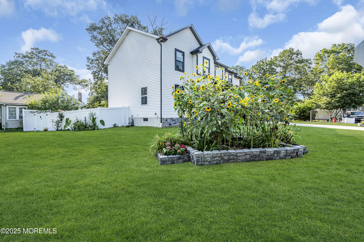 Property Photo:  741 Windsor Street  NJ 08731 