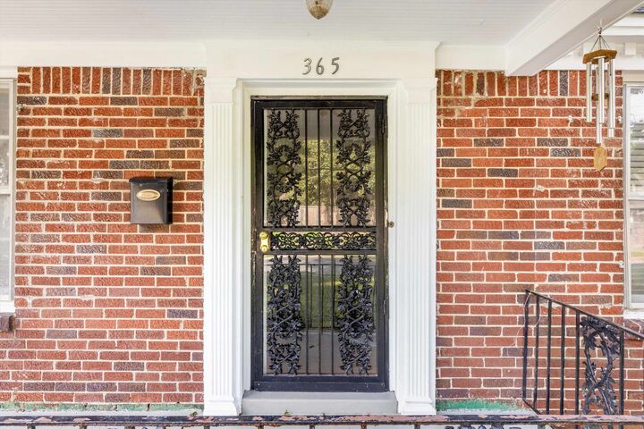 Property Photo: 365 Haynes St TN 38111