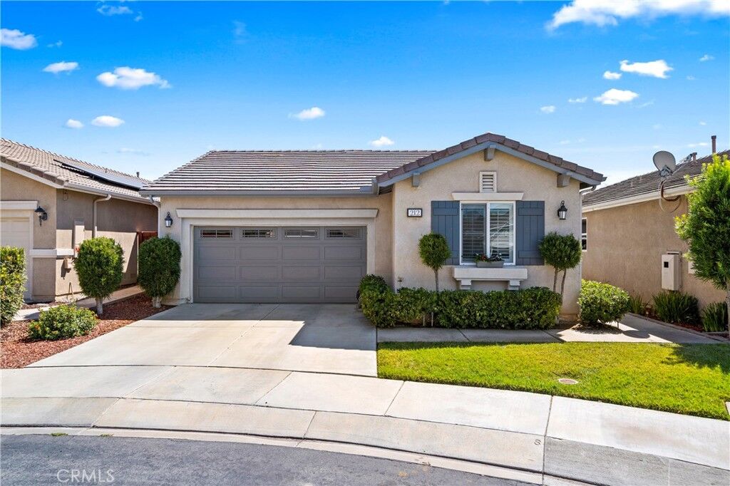 Property Photo:  212 Hoch Way  CA 92545 