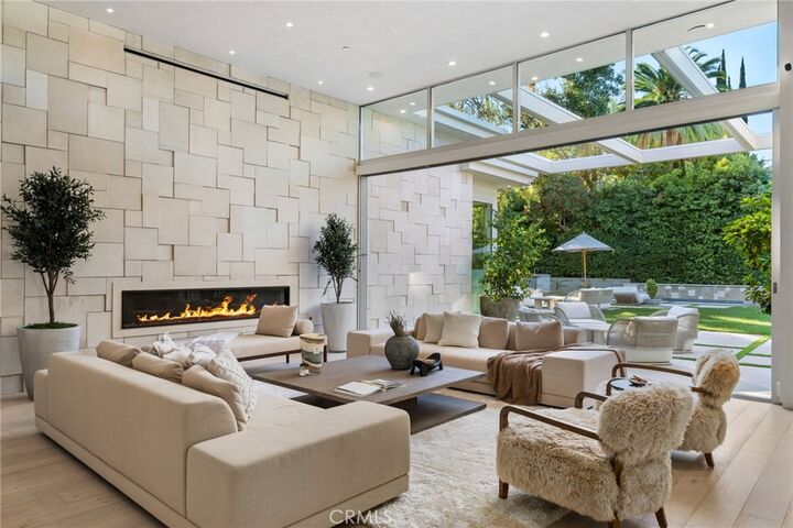 Property Photo:  4727 Alonzo Avenue  CA 91316 