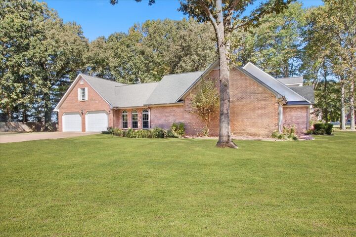 Property Photo:  48 Woodland Cir  TN 38464 