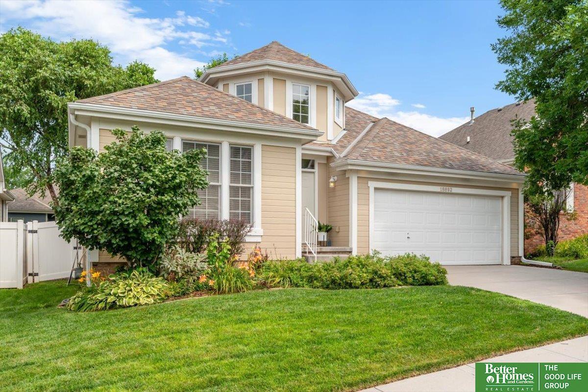 Property Photo: 18892 Mason Plaza NE 68022
