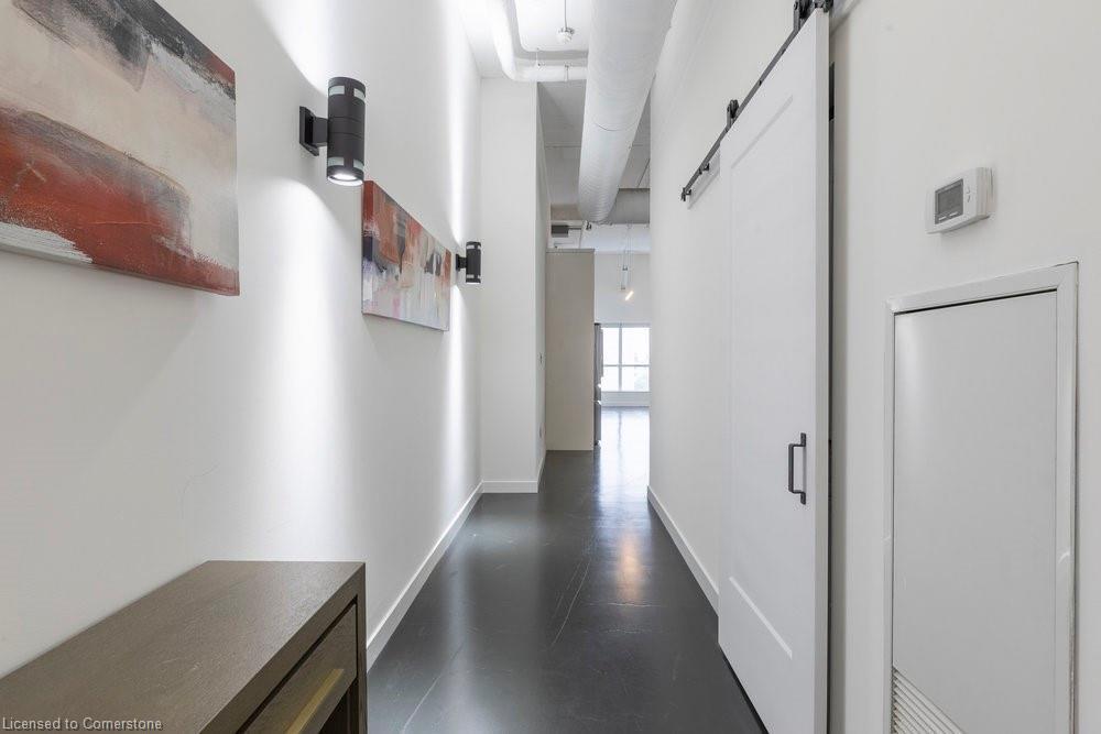 Property Photo: 66 Bay Street S Ph5 ON L8P 4Z6