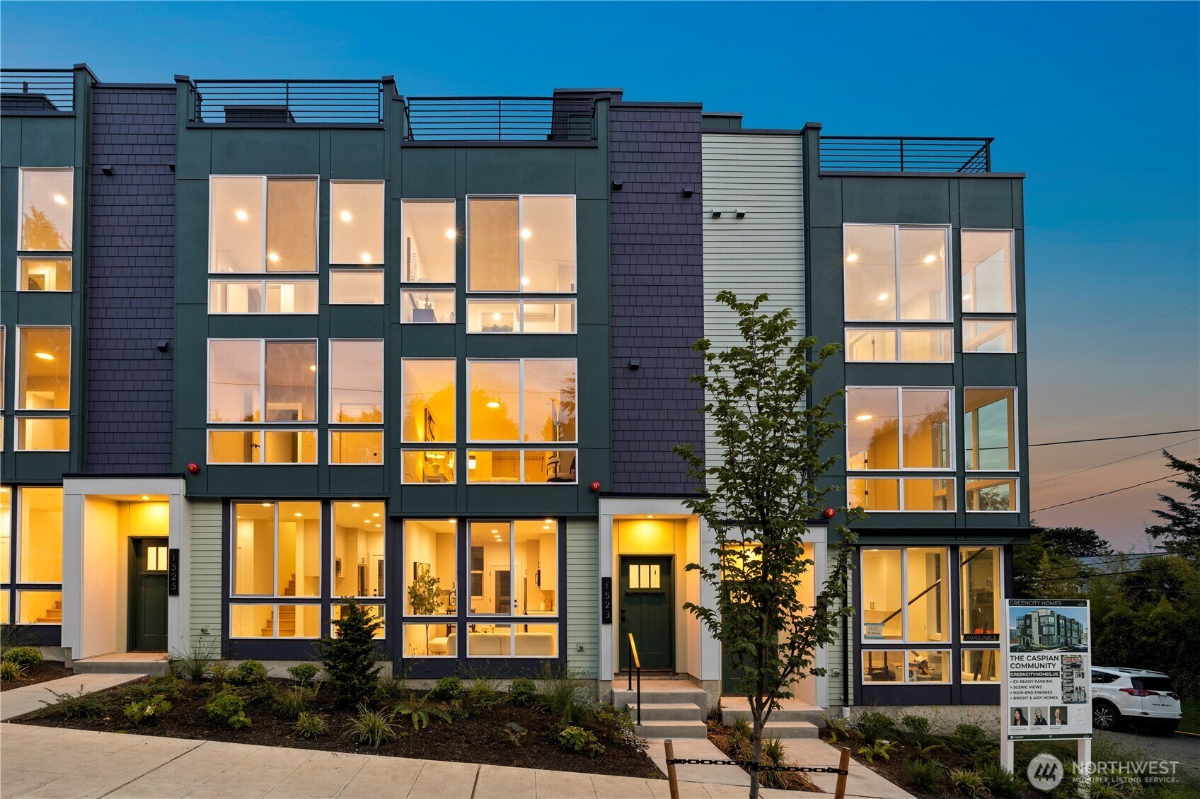 Property Photo: 1527 N 39th Street WA 98103