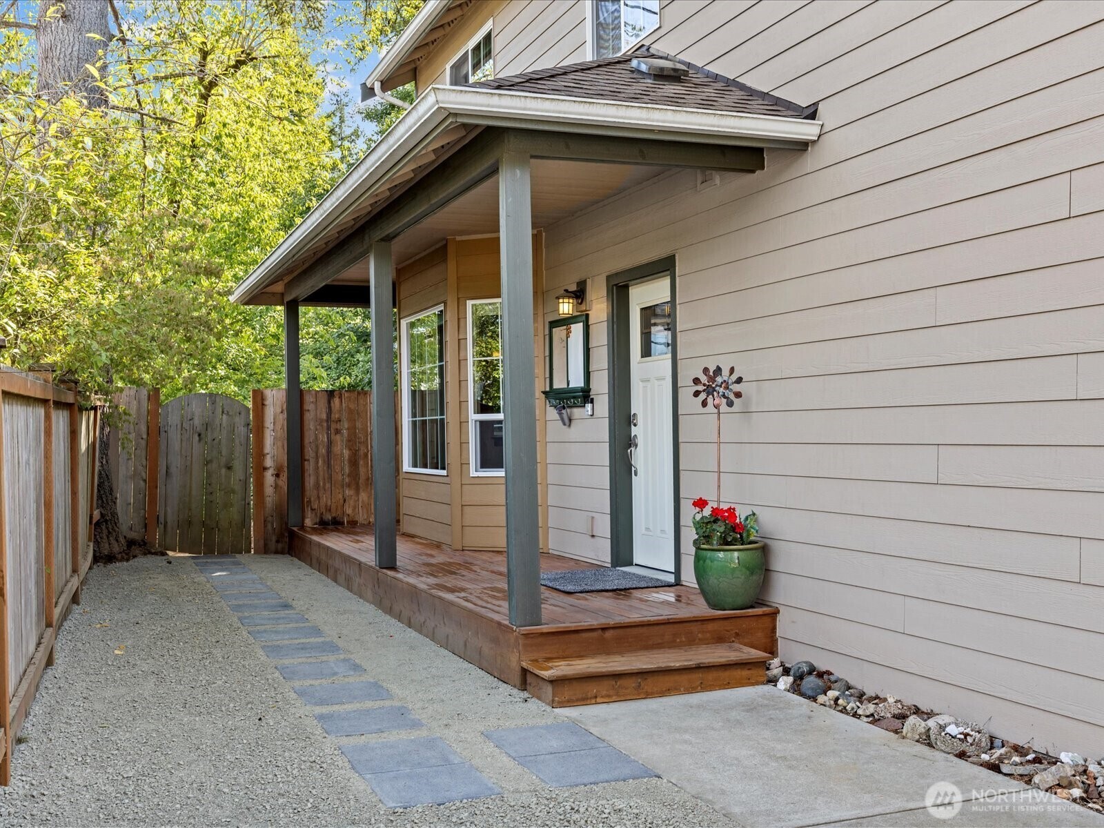 Property Photo:  109  203rd Place SW 1  WA 98036 